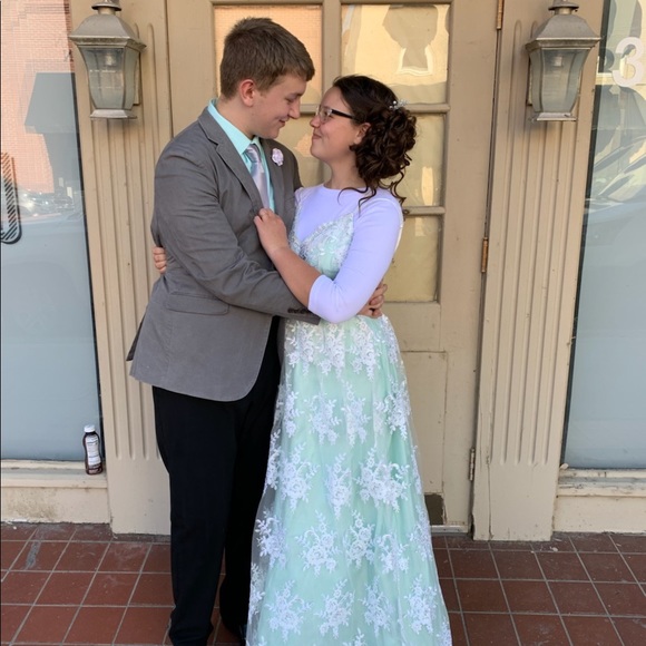 Meet your Posher, Zoe - Picture 10 of 17